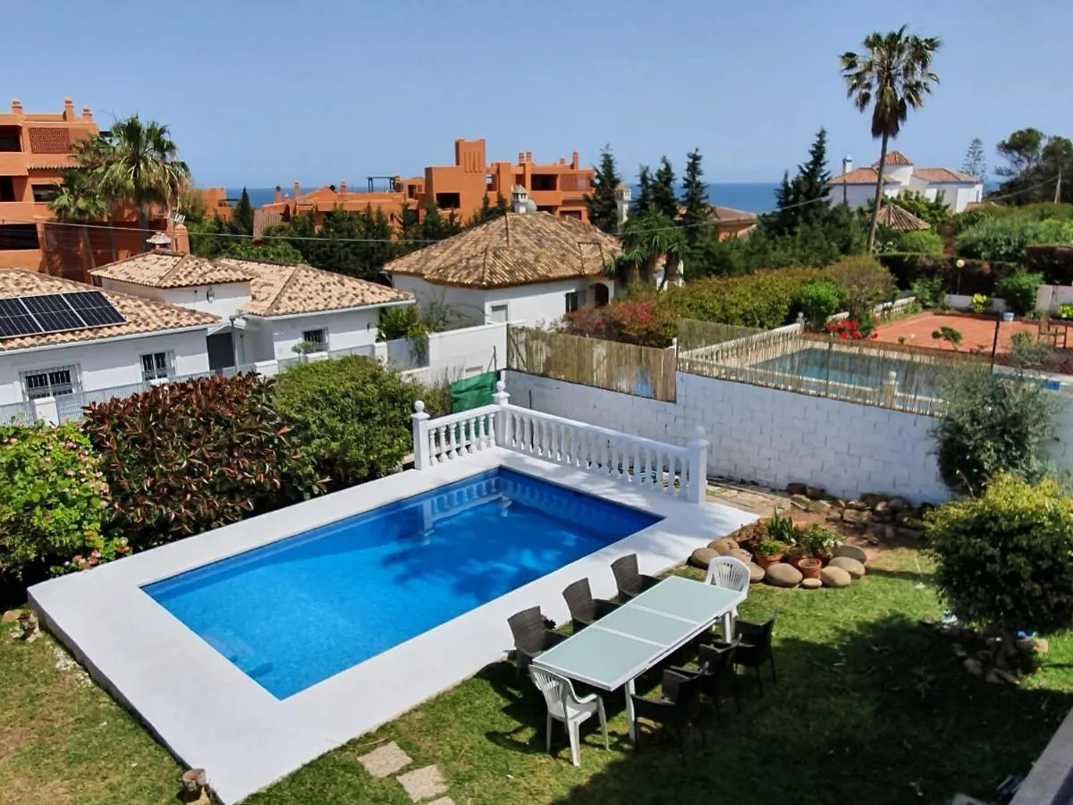 Villa Stunning 5 Bedroom Villa, Sea Views, Private Pool, Estepona, Sleeps Up To 12